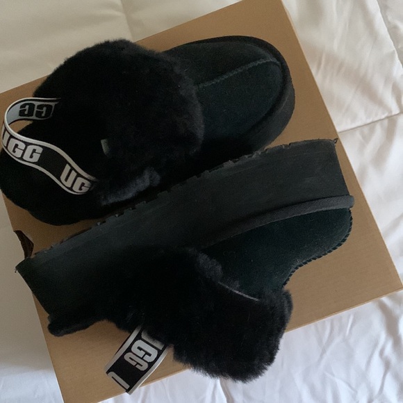 UGG Funkette Black Slingback Slip-On Platform Slippers - Picture 7 of 16